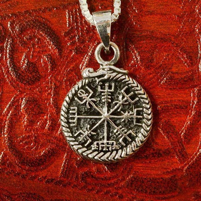 Liten vegvisir amulett - Sølvanheng