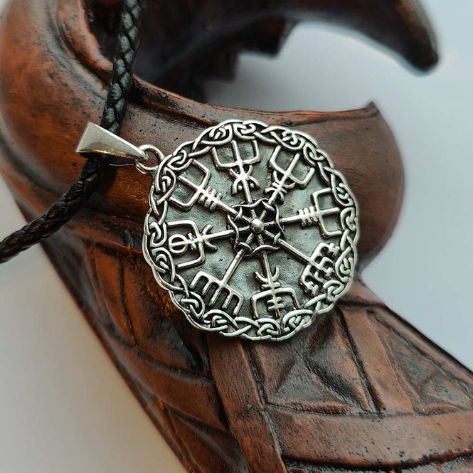 Hovedbilde Urds Vegvisir - Sølvanheng
