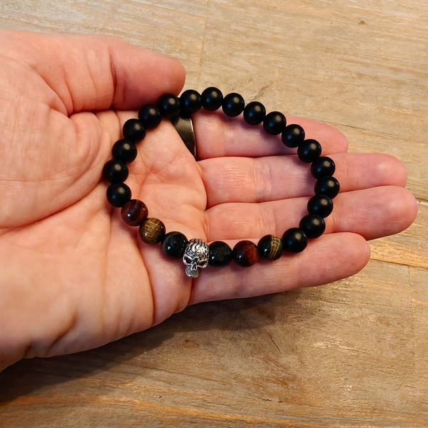 Hovedbilde Skygge – armbånd med hodeskalle i oksidert sølv