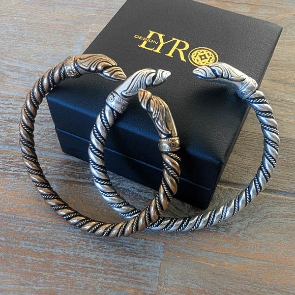 Hovedbilde Vikingarmring Ravnehoder - Bronse